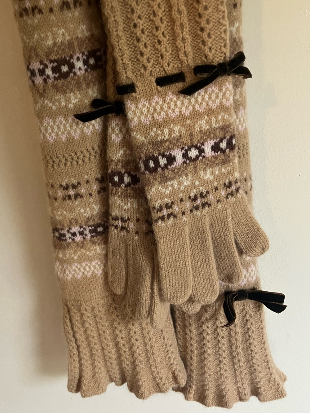Ralph Lauren Matching Set Tan Fair Isle Knit Gloves with Scarf